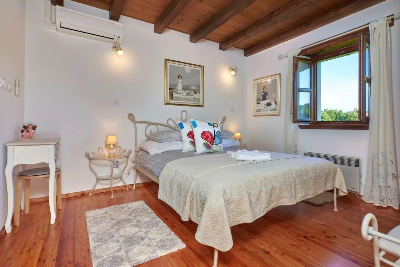 Villa Sujevic Motovun Hırvatistan