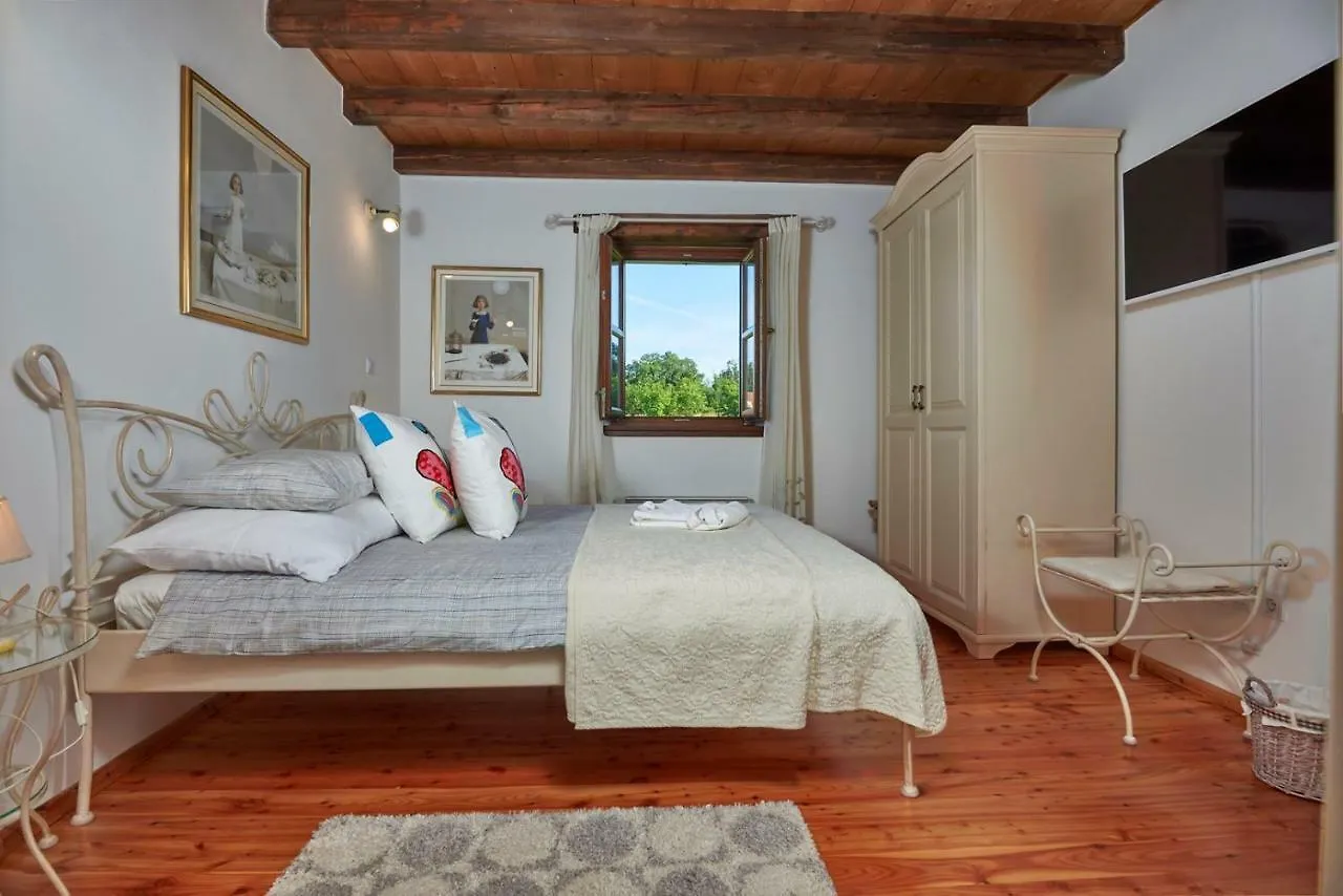 Villa Sujevic Motovun Hırvatistan